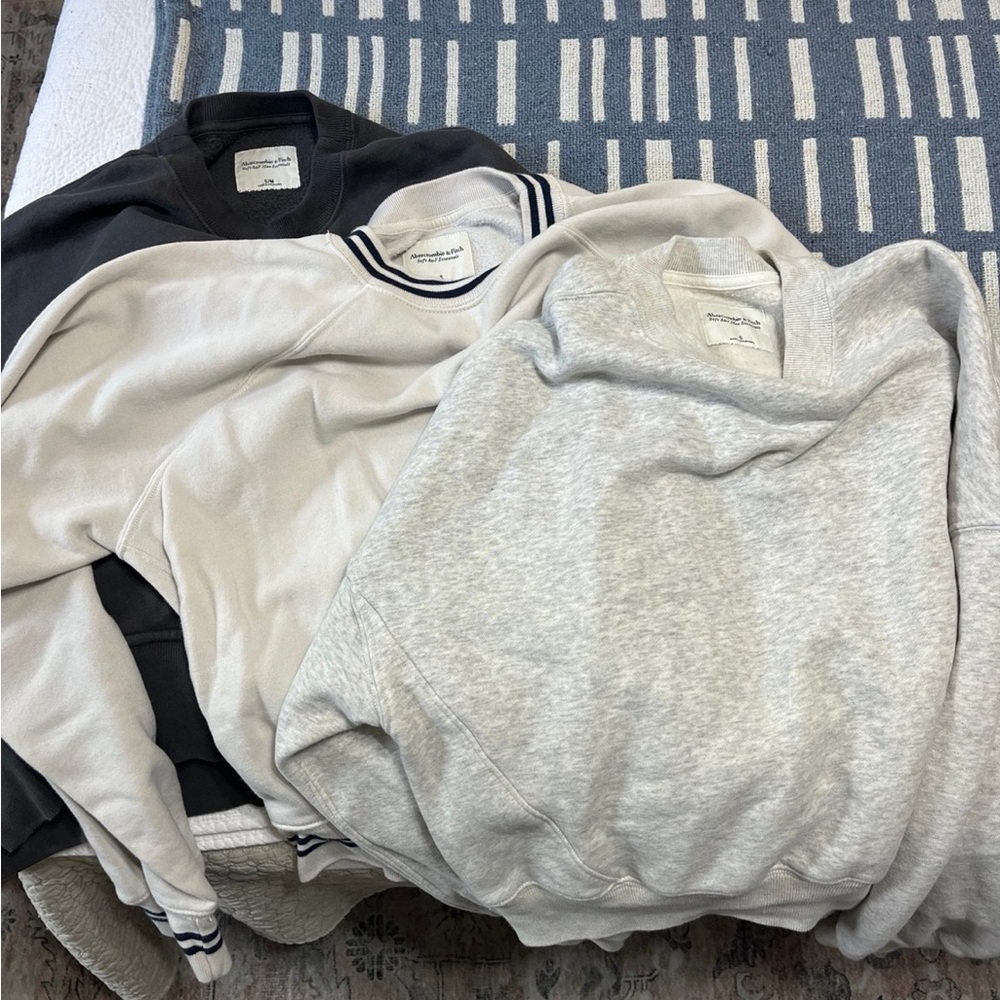 A&f pullover bundle